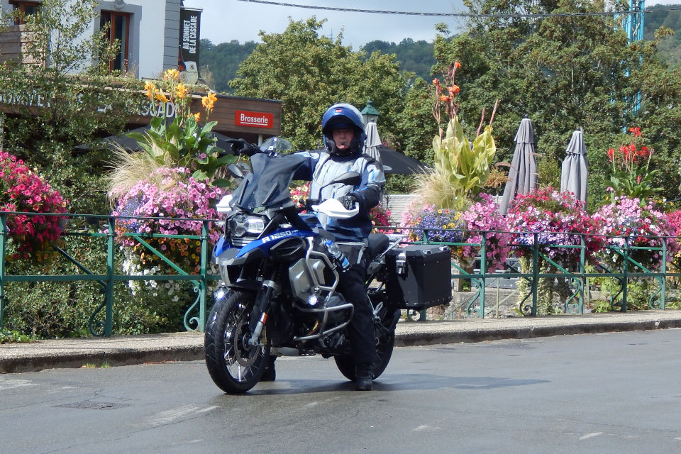 Motorrijbewijspoint Apeldoorn examengarantie AVB en AVD